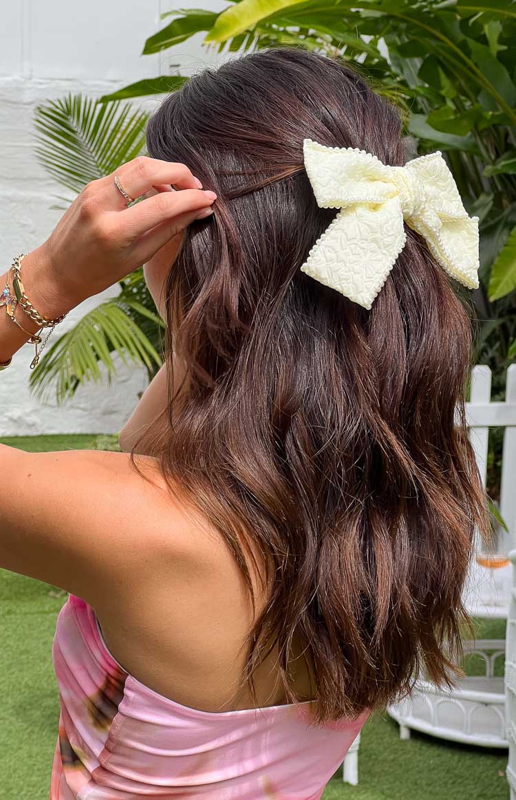 Penelope Cream Bow Hair Clip